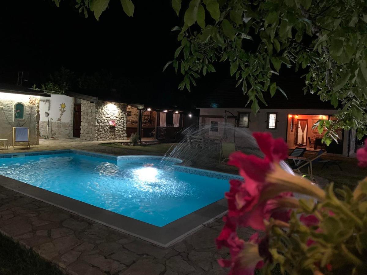 Silent Village Villa With Swimming Pool Mostar Eksteriør billede
